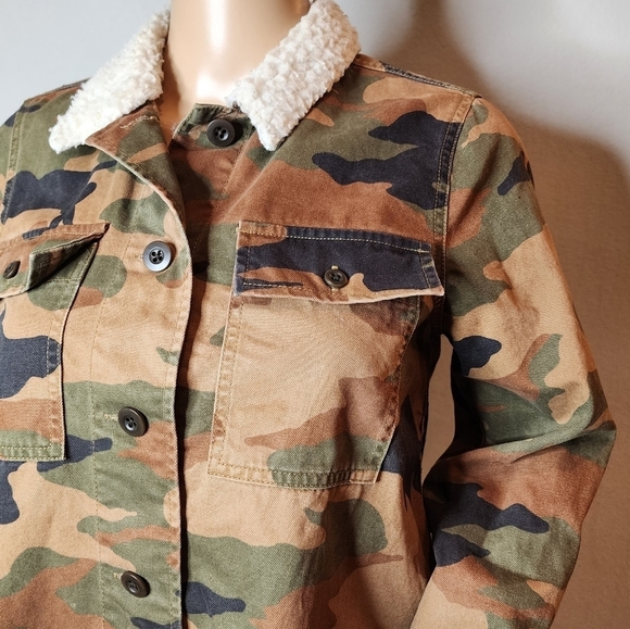 Madewell Northward Cropped Army Jacket in Cottontail Camo: Sherpa Edition. XXS. - Picture 6 of 16